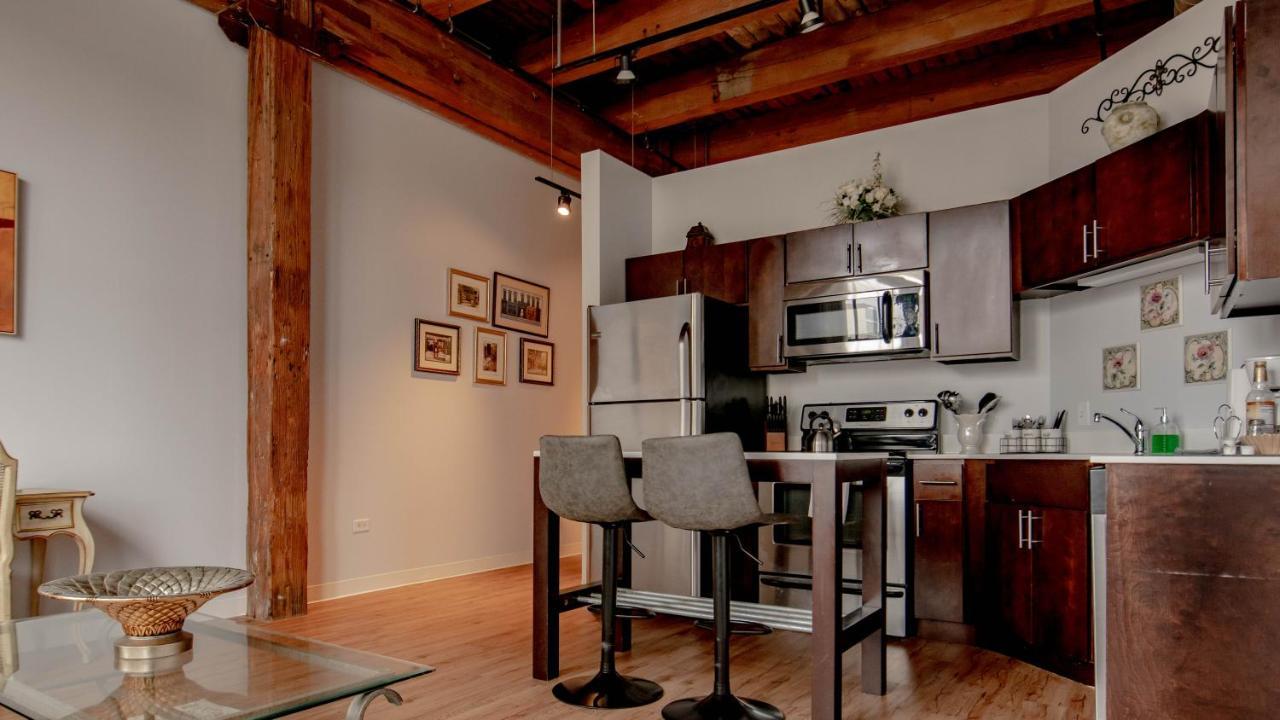 Luxery Stay Chicago - Themed Units! Close To Downtown, Mccormick Place & Wintrust Arena Bagian luar foto