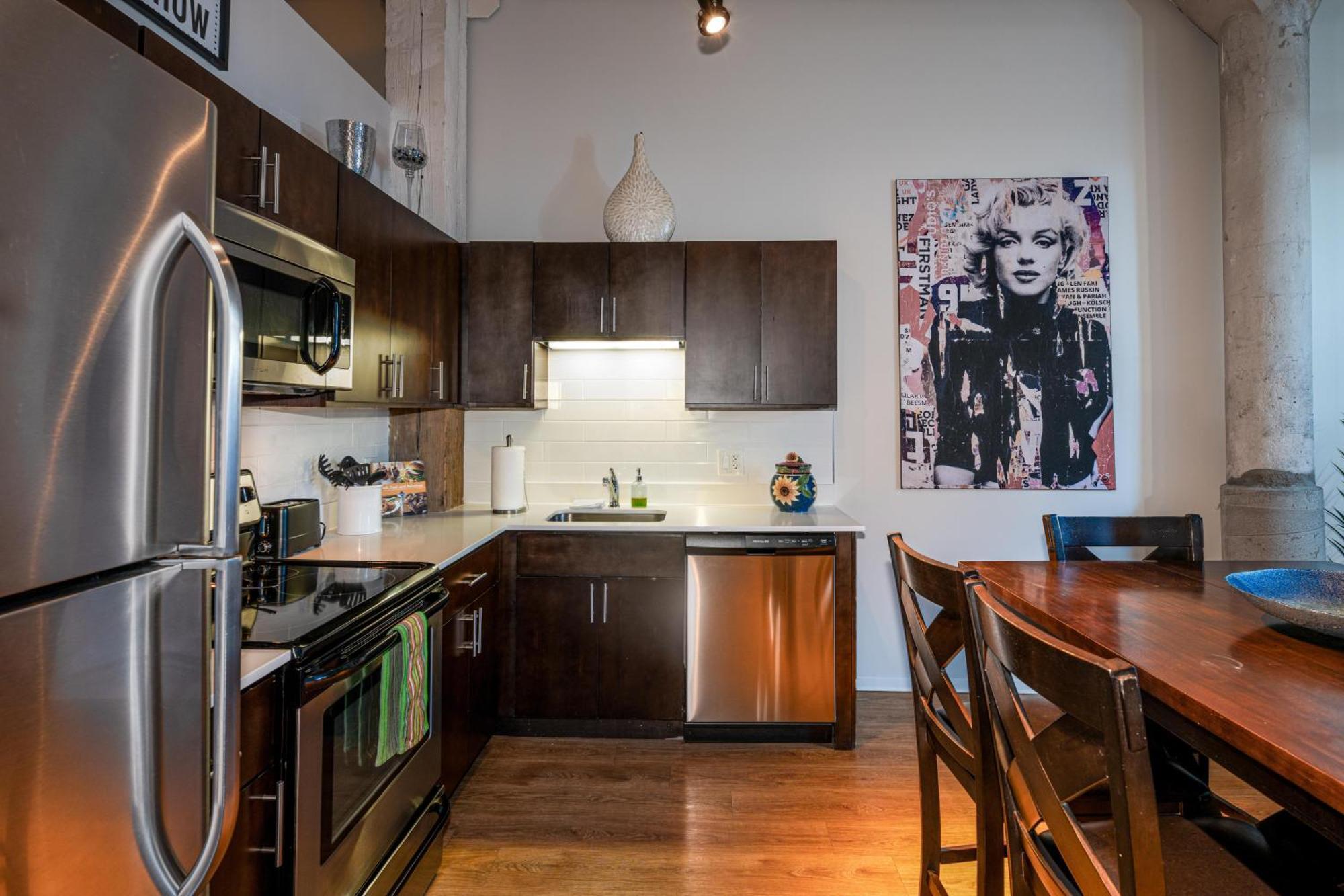 Luxery Stay Chicago - Themed Units! Close To Downtown, Mccormick Place & Wintrust Arena Bagian luar foto
