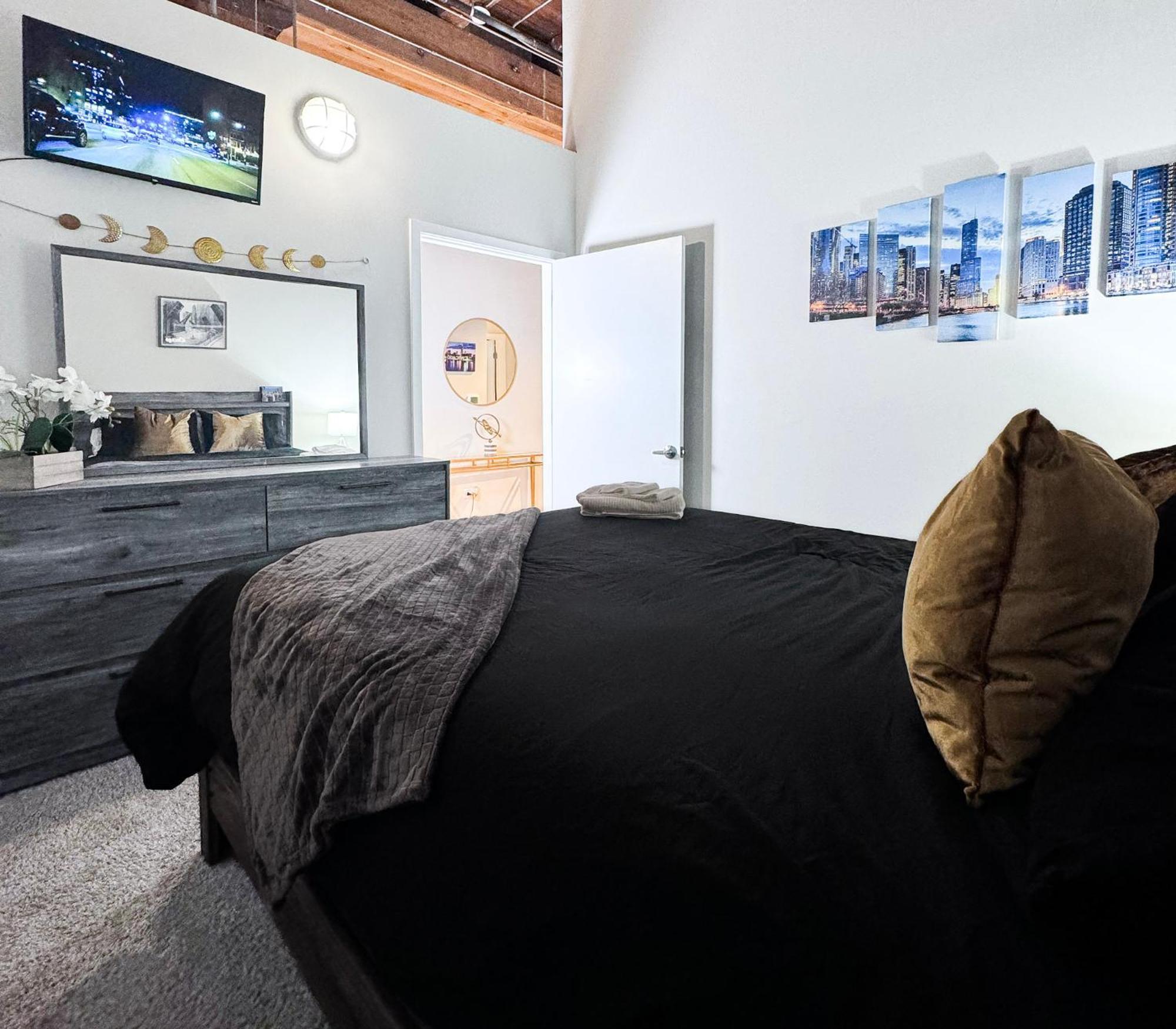 Luxery Stay Chicago - Themed Units! Close To Downtown, Mccormick Place & Wintrust Arena Bagian luar foto