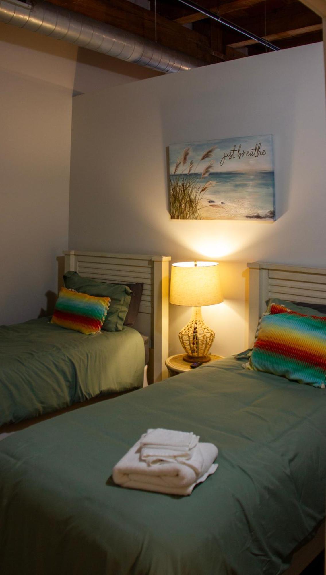 Luxery Stay Chicago - Themed Units! Close To Downtown, Mccormick Place & Wintrust Arena Bagian luar foto