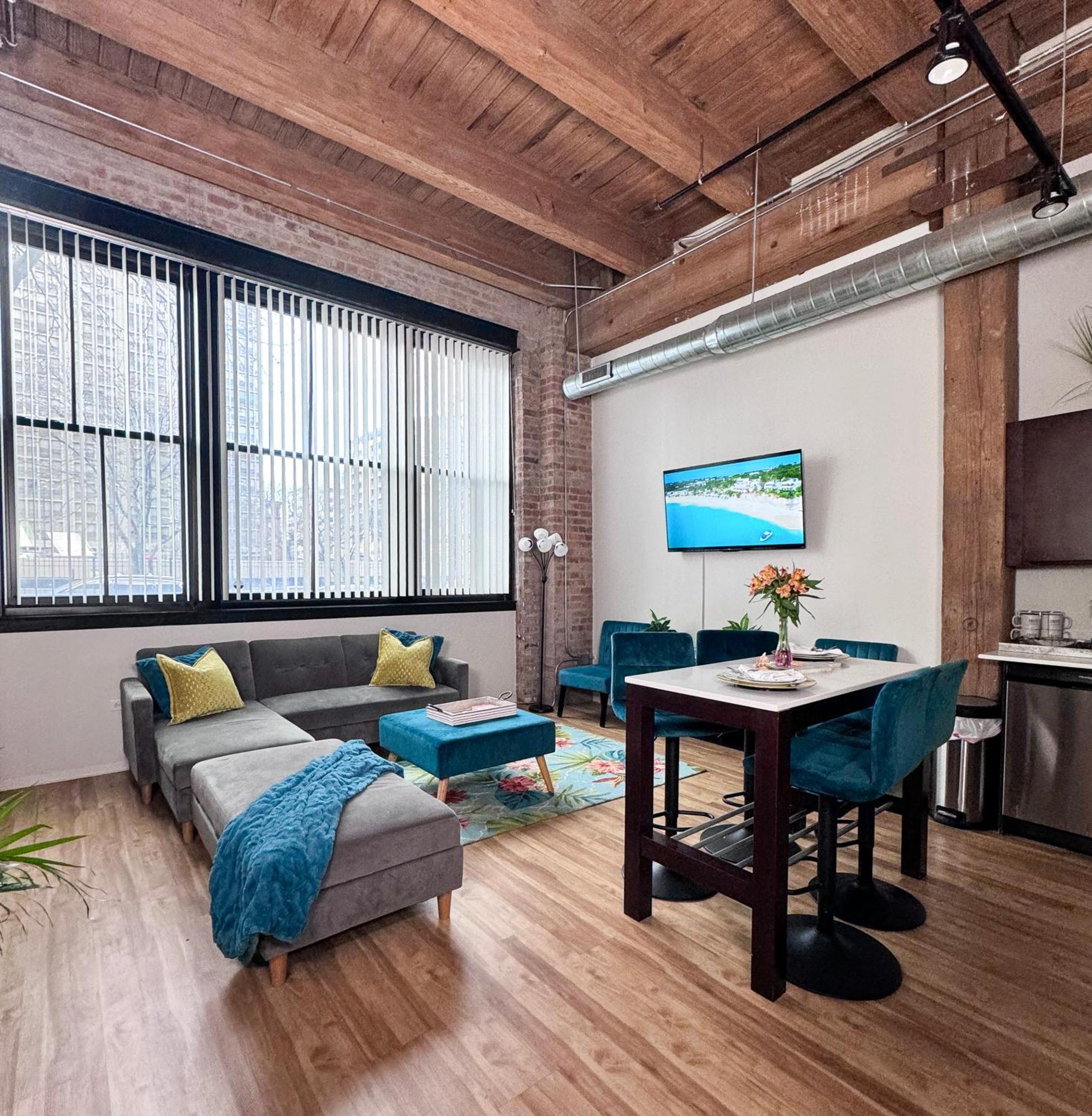Luxery Stay Chicago - Themed Units! Close To Downtown, Mccormick Place & Wintrust Arena Bagian luar foto