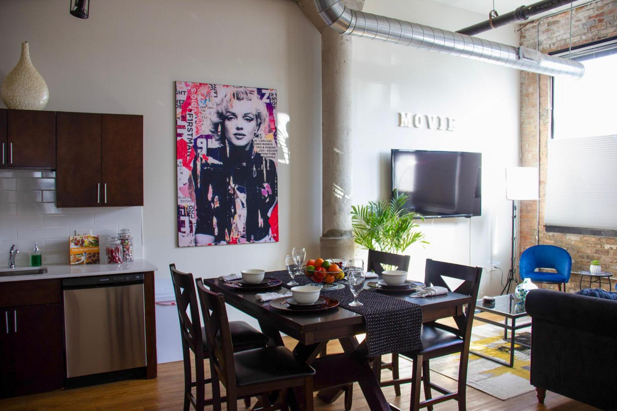 Luxery Stay Chicago - Themed Units! Close To Downtown, Mccormick Place & Wintrust Arena Bagian luar foto