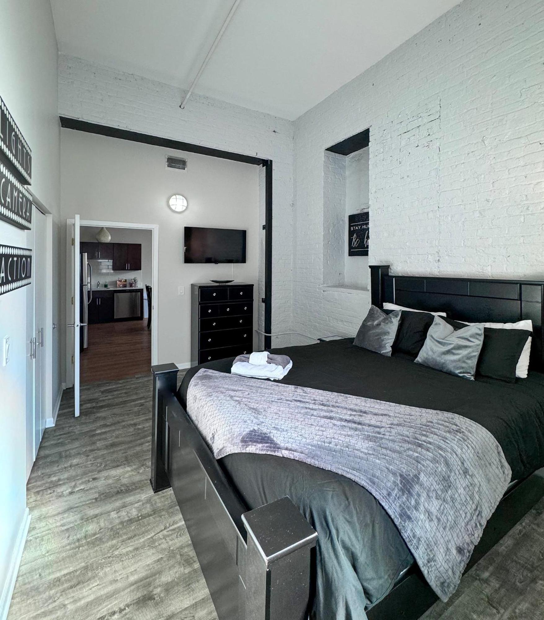 Luxery Stay Chicago - Themed Units! Close To Downtown, Mccormick Place & Wintrust Arena Bagian luar foto